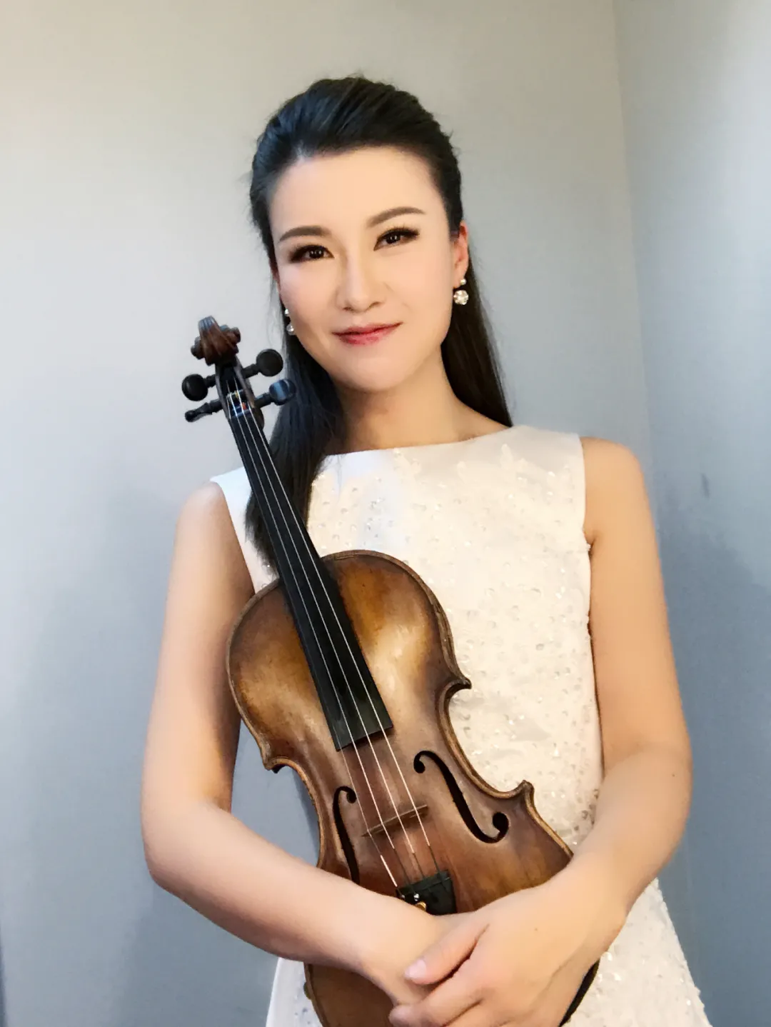 武汉音乐学院管弦系副主任 小提琴演奏家,副教授,硕士生导师 东方